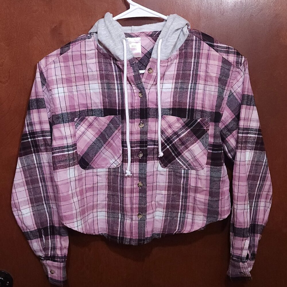 No Boundaries Juniors Pink Cropped Hooded Flannel Shirt Size XS (1)